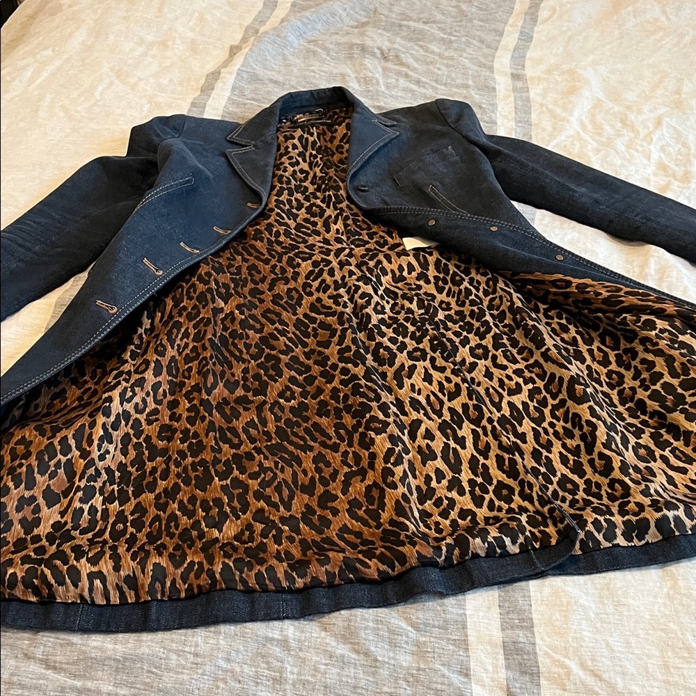 Dolce & Gabbana Navy Blazer with Leopard-Print Lining